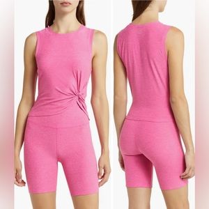NWT Beyond Yoga Front Twist Muscle Tank in Deep Pink Heather XS